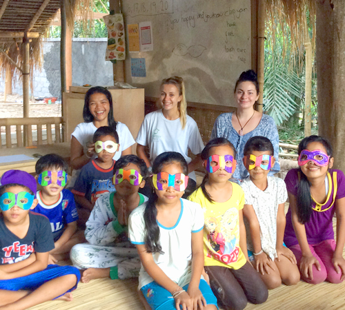 volunteer in ubud village teaching arts kids